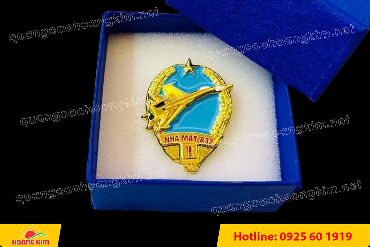 huy hieu duc ma vang 24k cat be theo hinh logo 97 - HUY HIỆU Đ&Uacute;C MẠ V&Agrave;NG 24K CẮT BẾ THEO LOGO CAO CẤP