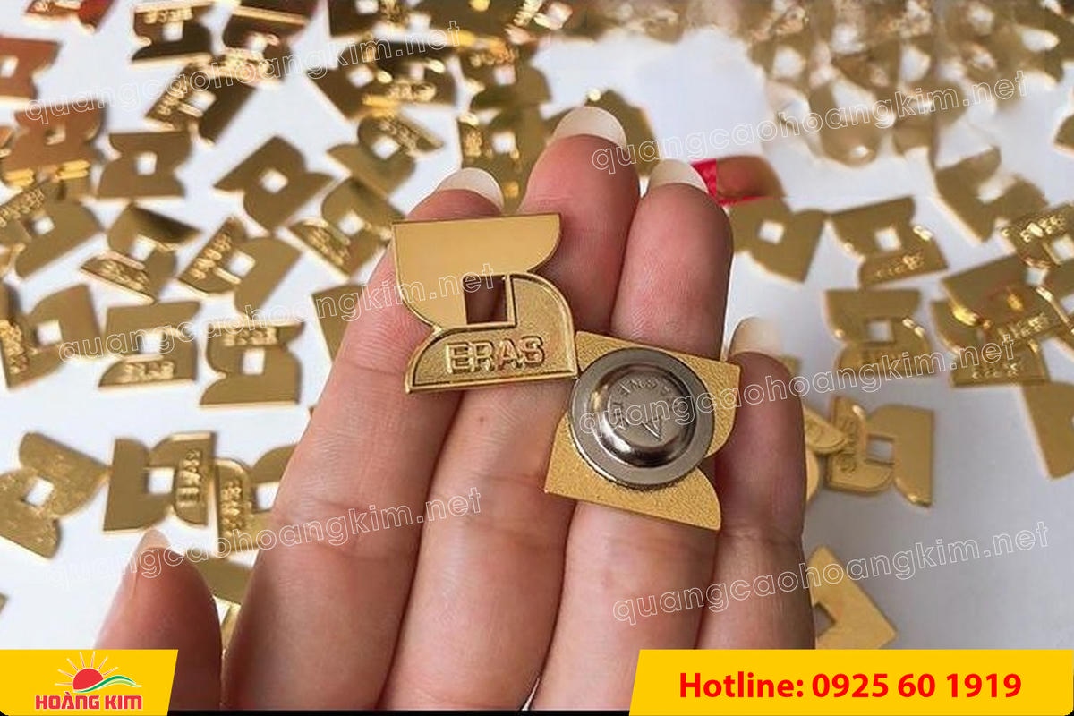 huy hieu duc ma vang 24k cat be theo hinh logo 98 - HUY HIỆU Đ&Uacute;C MẠ V&Agrave;NG 24K CẮT BẾ THEO LOGO CAO CẤP