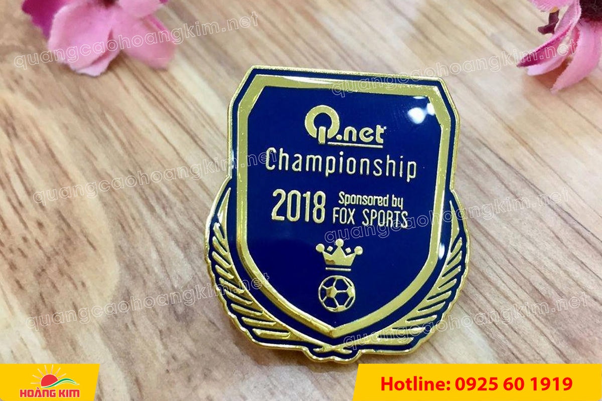 huy hieu duc ma vang an mon logo 27 - HUY HIỆU Đ&Uacute;C MẠ V&Agrave;NG ĂN M&Ograve;N ĐỔ M&Agrave;U &ndash; SẮC N&Eacute;T TỪNG CHI TIẾT LOGO