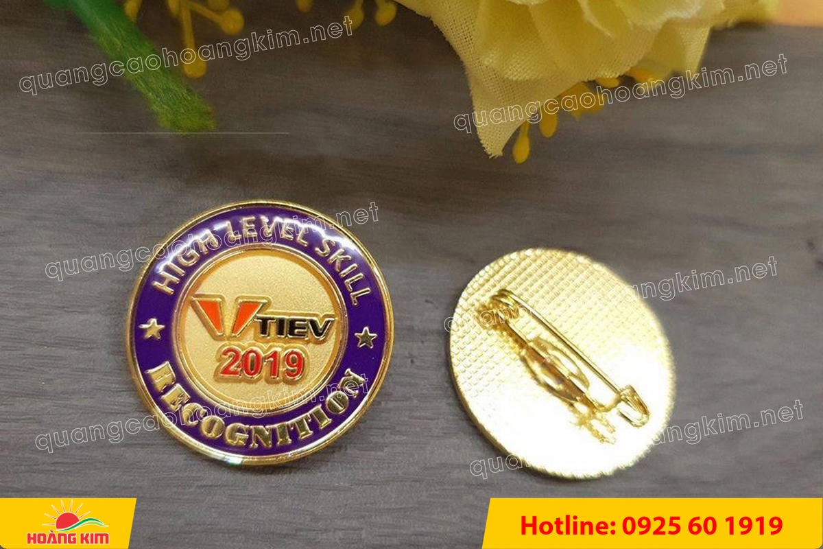 huy hieu duc ma vang an mon logo 33 - HUY HIỆU Đ&Uacute;C MẠ V&Agrave;NG ĂN M&Ograve;N ĐỔ M&Agrave;U &ndash; SẮC N&Eacute;T TỪNG CHI TIẾT LOGO