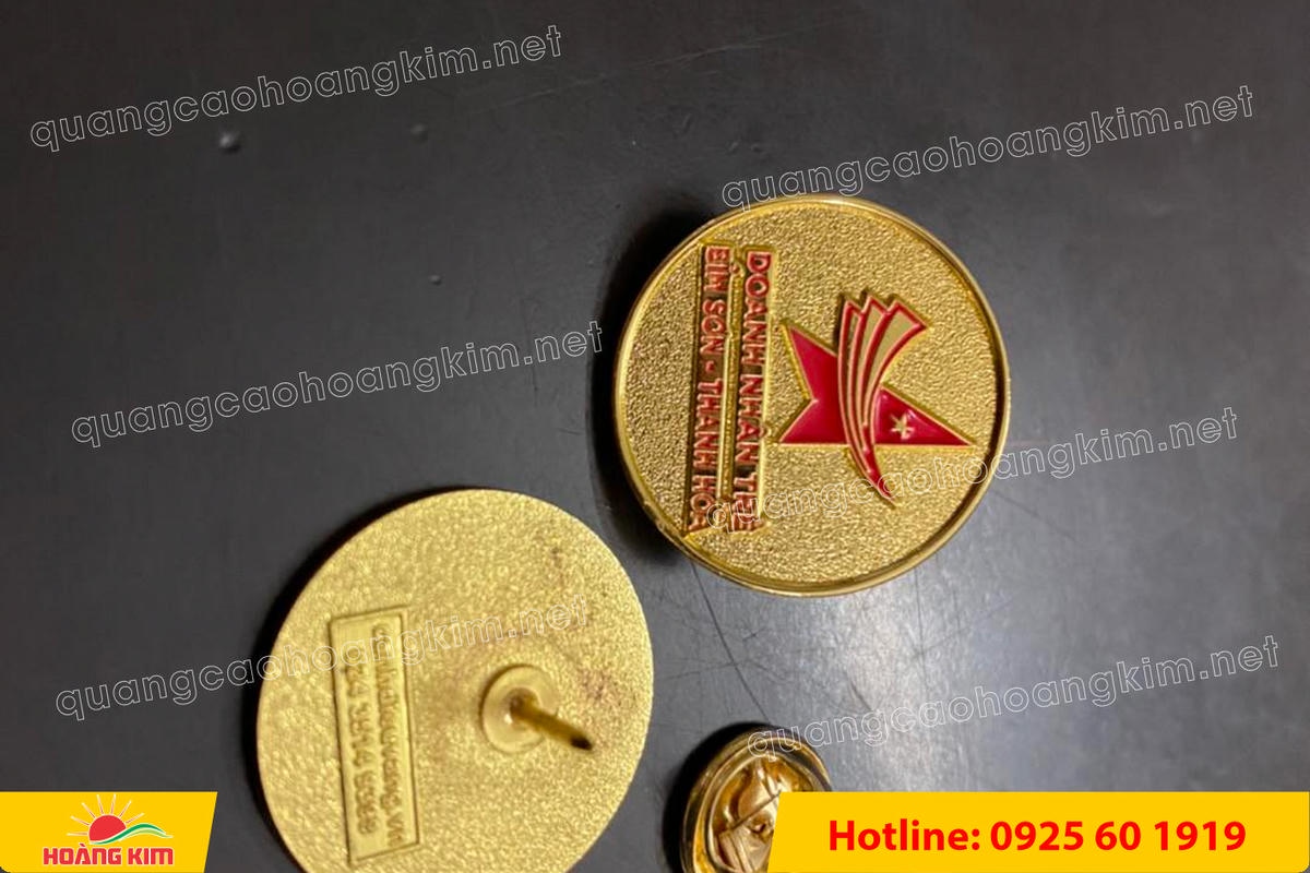 huy hieu duc ma vang an mon logo 58 - HUY HIỆU Đ&Uacute;C MẠ V&Agrave;NG ĂN M&Ograve;N ĐỔ M&Agrave;U &ndash; SẮC N&Eacute;T TỪNG CHI TIẾT LOGO