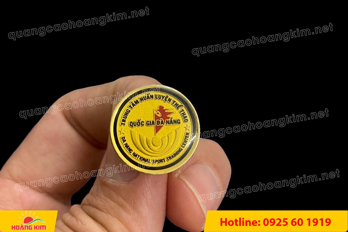 huy hieu duc ma vang an mon logo 75 - HUY HIỆU Đ&Uacute;C MẠ V&Agrave;NG ĂN M&Ograve;N ĐỔ M&Agrave;U &ndash; SẮC N&Eacute;T TỪNG CHI TIẾT LOGO