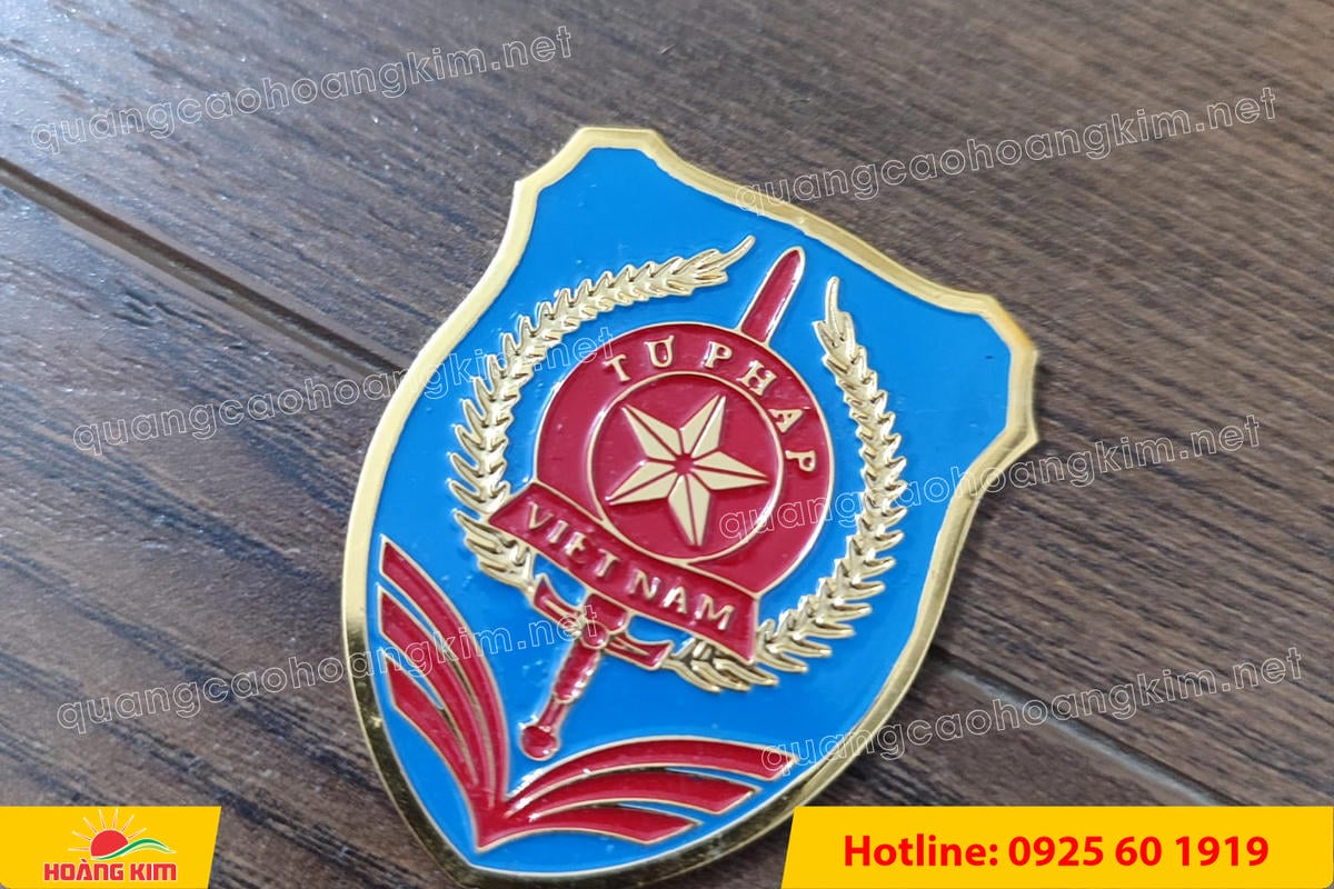 huy hieu duc ma vang dap noi 3d cao cap theo logo 102 - HUY HIỆU Đ&Uacute;C MẠ V&Agrave;NG DẬP NỔI 3D CAO CẤP THEO LOGO