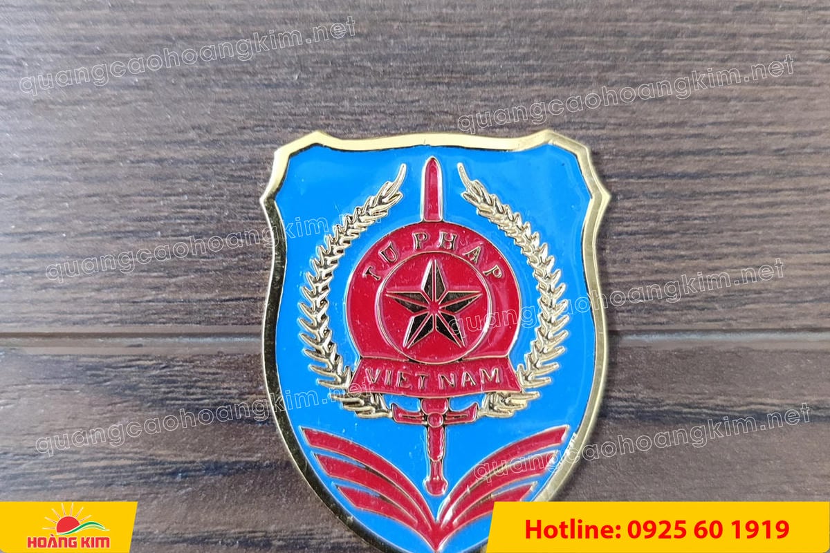 huy hieu duc ma vang dap noi 3d cao cap theo logo 104 - HUY HIỆU Đ&Uacute;C MẠ V&Agrave;NG DẬP NỔI 3D CAO CẤP THEO LOGO