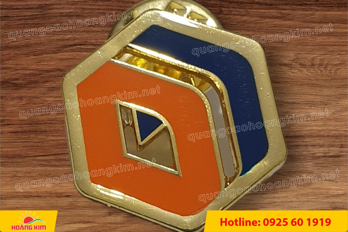 huy hieu duc ma vang dap noi 3d cao cap theo logo 107 - HUY HIỆU Đ&Uacute;C MẠ V&Agrave;NG DẬP NỔI 3D CAO CẤP THEO LOGO