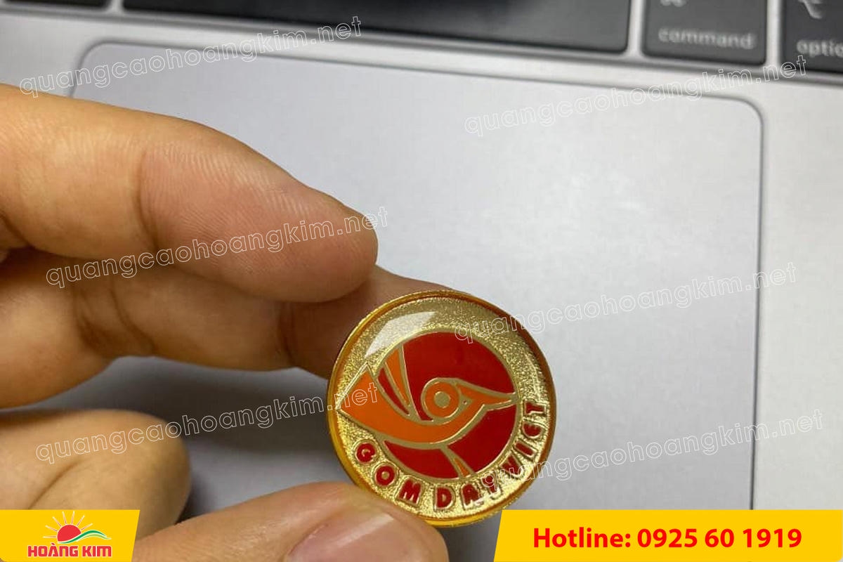 huy hieu duc ma vang dap noi 3d cao cap theo logo 111 - HUY HIỆU Đ&Uacute;C MẠ V&Agrave;NG DẬP NỔI 3D CAO CẤP THEO LOGO