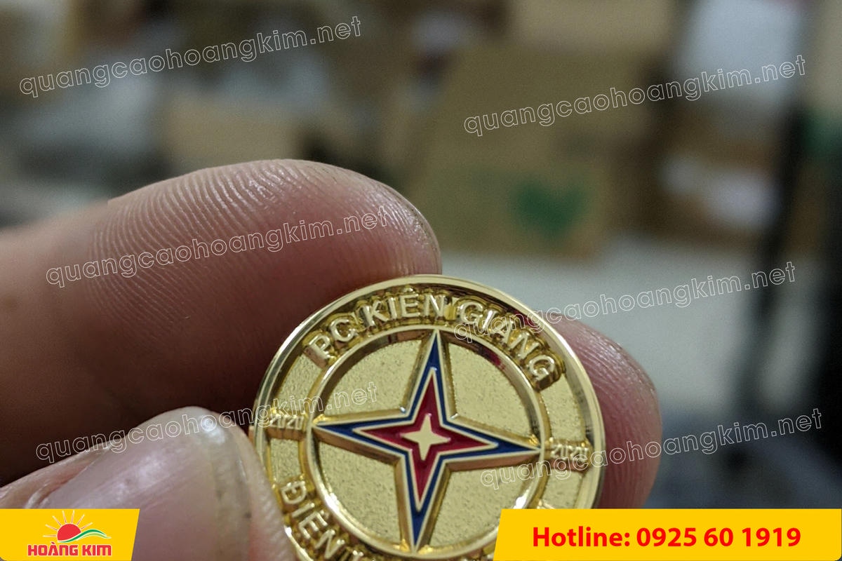 huy hieu duc ma vang dap noi 3d cao cap theo logo 112 - HUY HIỆU Đ&Uacute;C MẠ V&Agrave;NG DẬP NỔI 3D CAO CẤP THEO LOGO