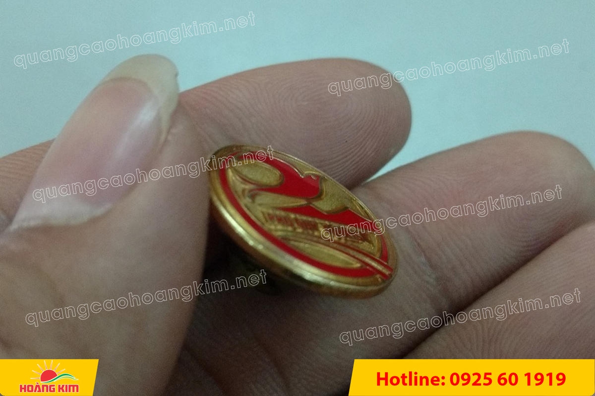 huy hieu duc ma vang dap noi 3d cao cap theo logo 12 - HUY HIỆU Đ&Uacute;C MẠ V&Agrave;NG DẬP NỔI 3D CAO CẤP THEO LOGO