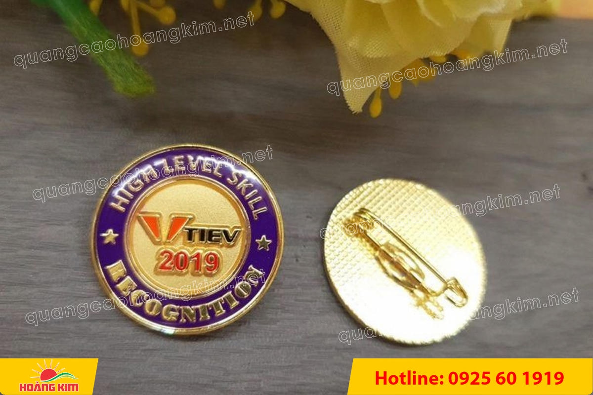 huy hieu duc ma vang dap noi 3d cao cap theo logo 127 - HUY HIỆU Đ&Uacute;C MẠ V&Agrave;NG DẬP NỔI 3D CAO CẤP THEO LOGO