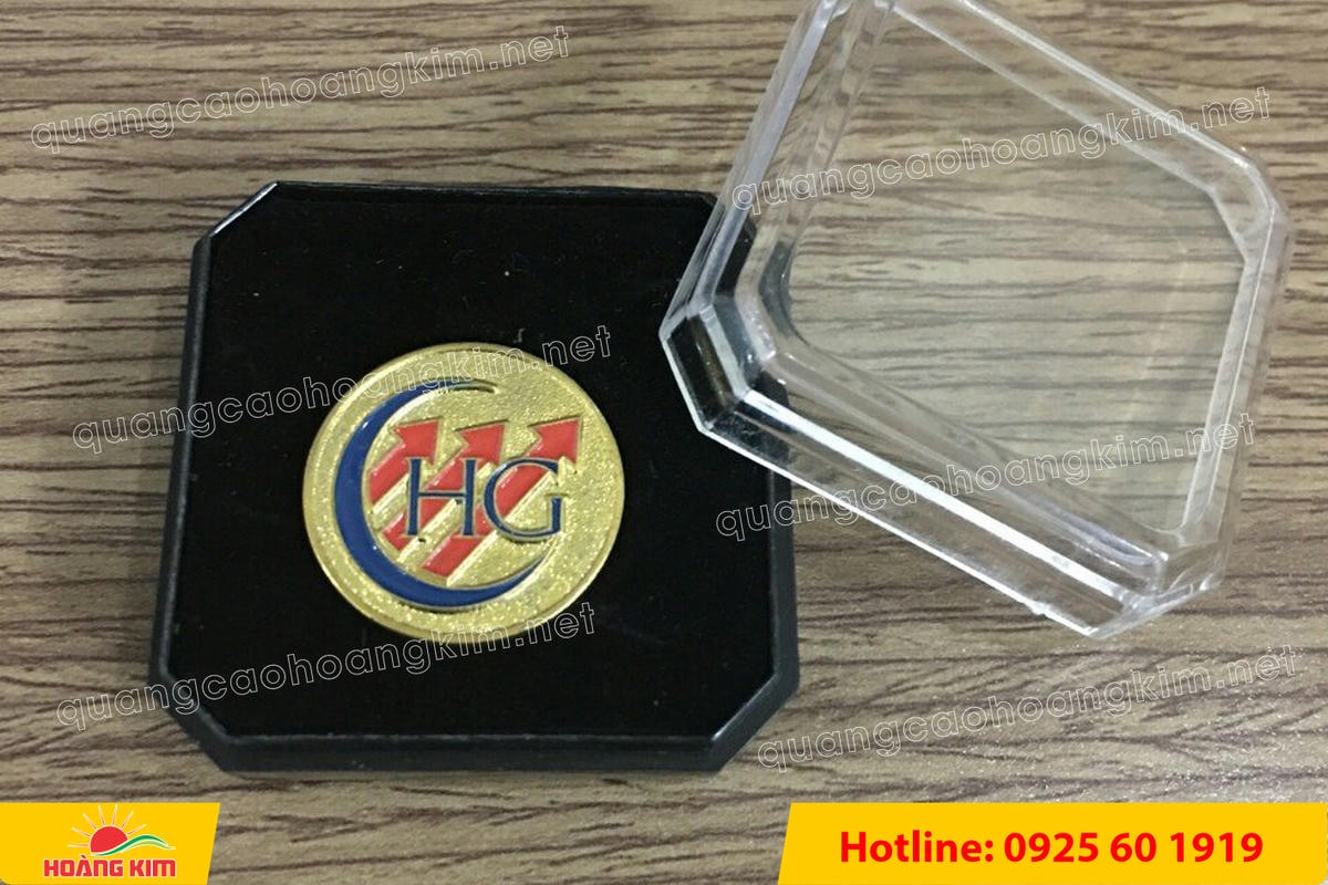 huy hieu duc ma vang dap noi 3d cao cap theo logo 142 - HUY HIỆU Đ&Uacute;C MẠ V&Agrave;NG DẬP NỔI 3D CAO CẤP THEO LOGO