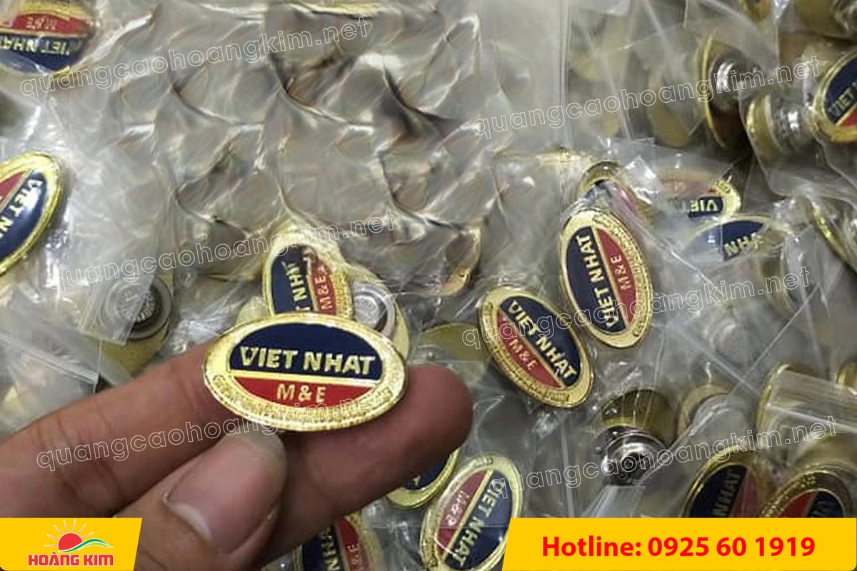 huy hieu duc ma vang dap noi 3d cao cap theo logo 24 - HUY HIỆU Đ&Uacute;C MẠ V&Agrave;NG DẬP NỔI 3D CAO CẤP THEO LOGO