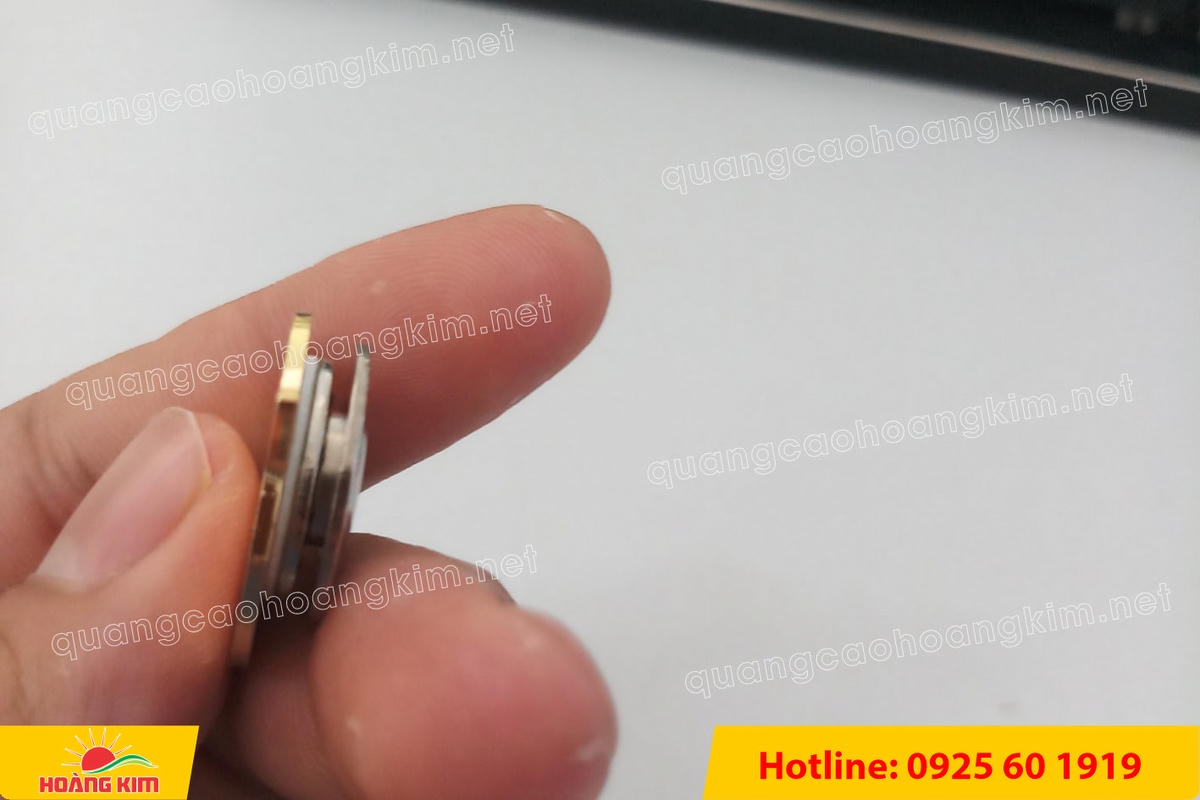 huy hieu duc ma vang dap noi 3d cao cap theo logo 25 - HUY HIỆU Đ&Uacute;C MẠ V&Agrave;NG DẬP NỔI 3D CAO CẤP THEO LOGO