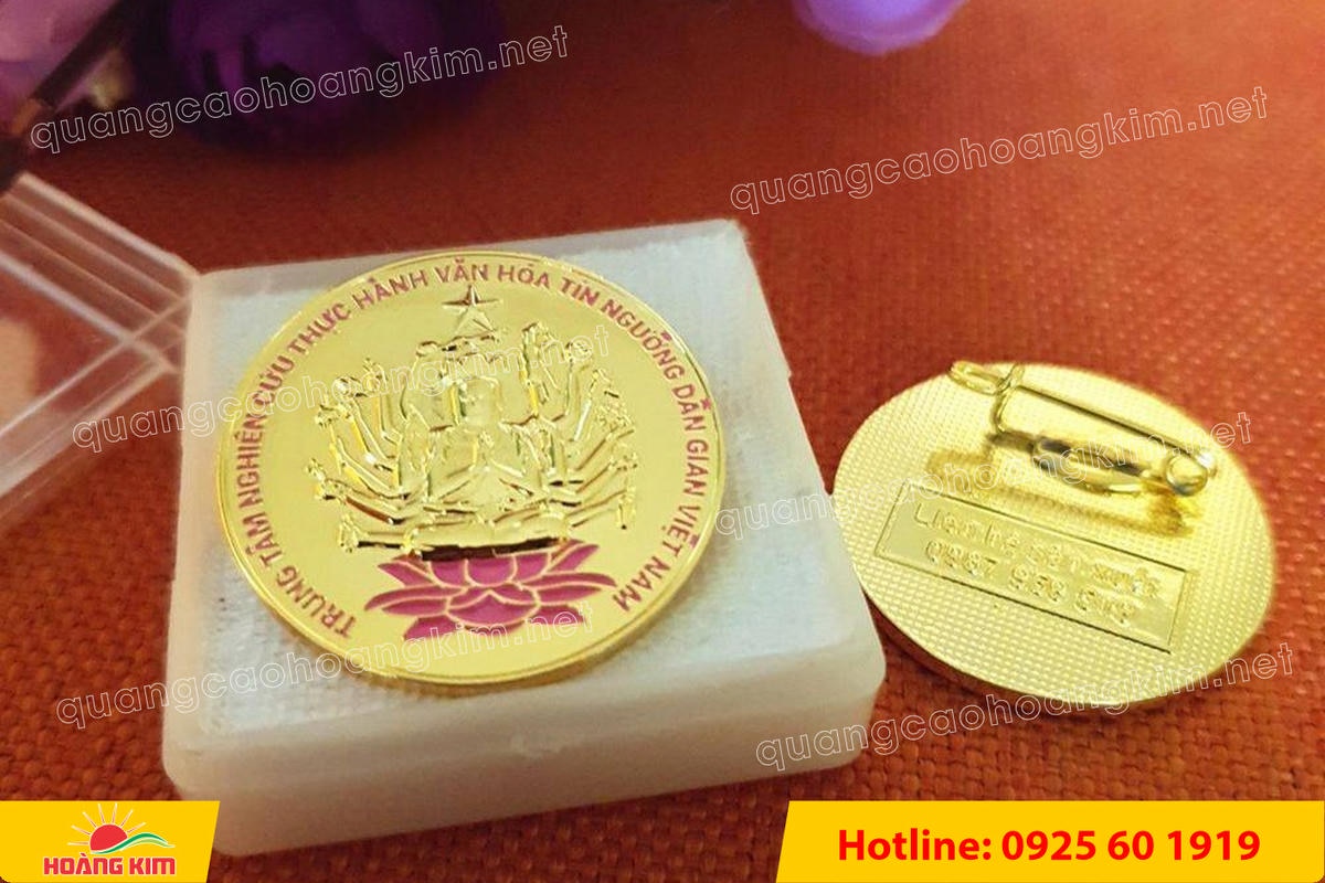 huy hieu duc ma vang dap noi 3d cao cap theo logo 42 - HUY HIỆU Đ&Uacute;C MẠ V&Agrave;NG DẬP NỔI 3D CAO CẤP THEO LOGO