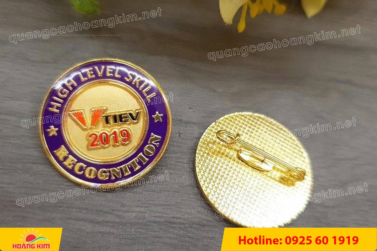 huy hieu duc ma vang dap noi 3d cao cap theo logo 47 - HUY HIỆU Đ&Uacute;C MẠ V&Agrave;NG DẬP NỔI 3D CAO CẤP THEO LOGO