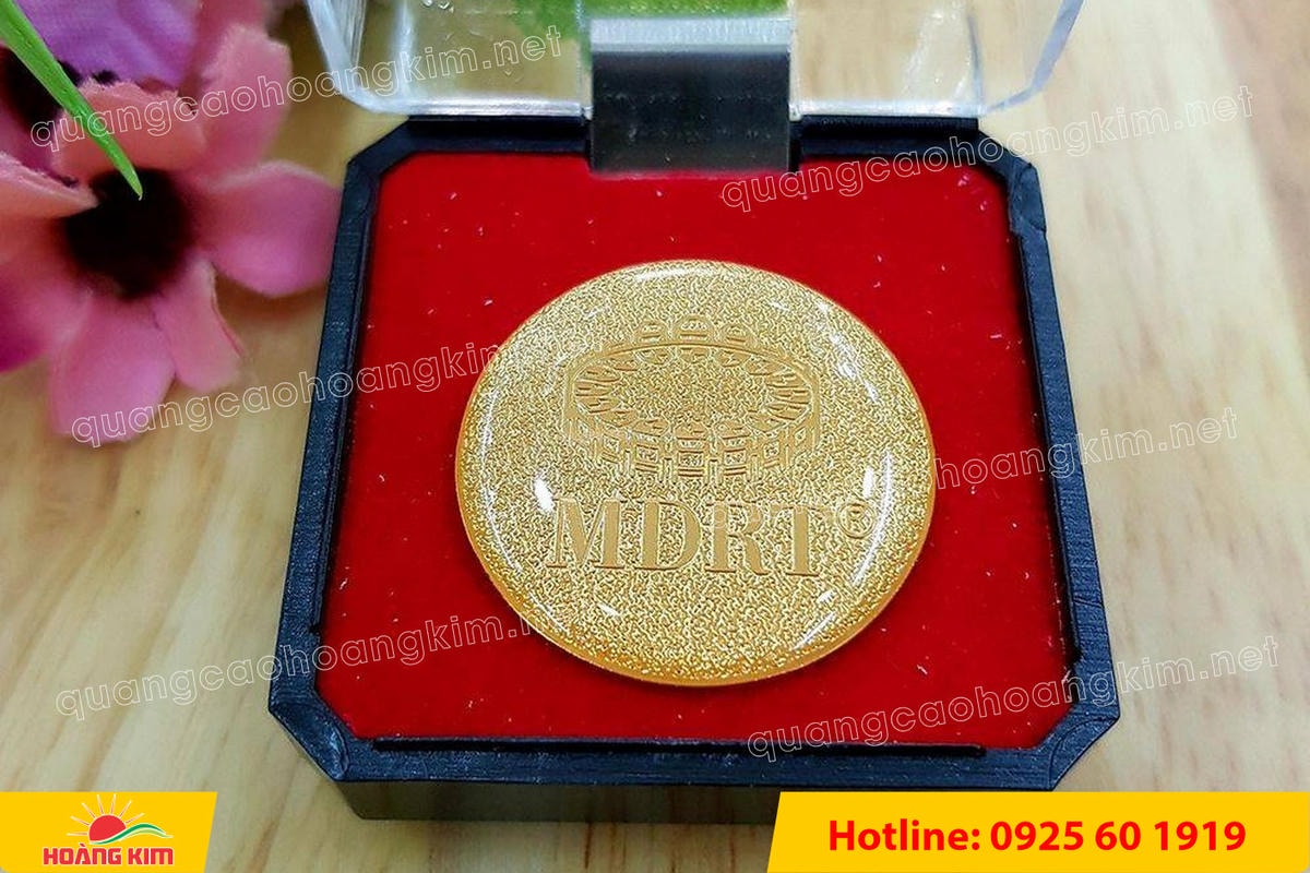 huy hieu duc ma vang dap noi 3d cao cap theo logo 48 - HUY HIỆU Đ&Uacute;C MẠ V&Agrave;NG DẬP NỔI 3D CAO CẤP THEO LOGO