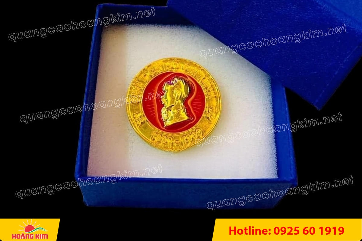 huy hieu duc ma vang dap noi 3d cao cap theo logo 55 - HUY HIỆU Đ&Uacute;C MẠ V&Agrave;NG DẬP NỔI 3D CAO CẤP THEO LOGO