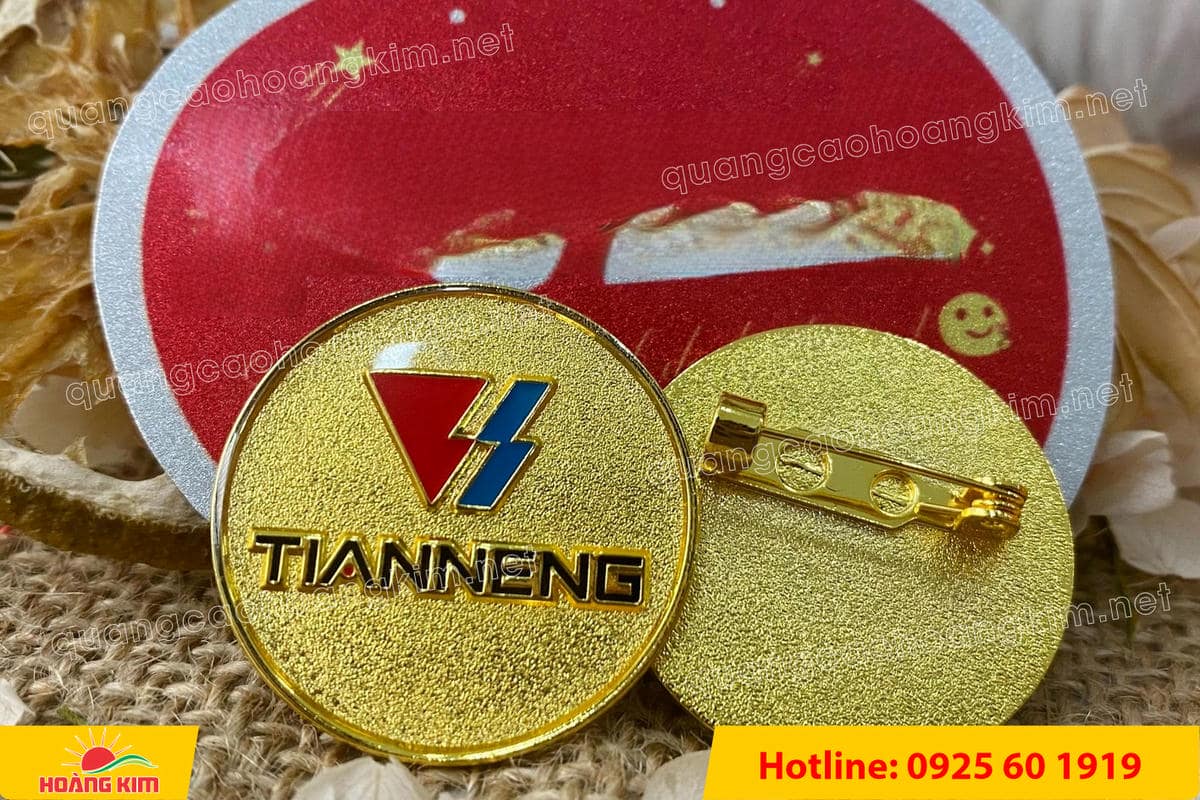 huy hieu duc ma vang dap noi 3d cao cap theo logo 66 - HUY HIỆU Đ&Uacute;C MẠ V&Agrave;NG DẬP NỔI 3D CAO CẤP THEO LOGO