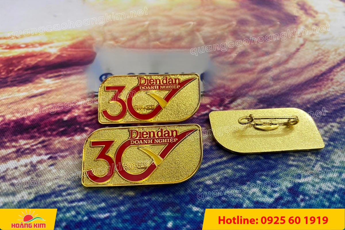 huy hieu duc ma vang dap noi 3d cao cap theo logo 80 - HUY HIỆU Đ&Uacute;C MẠ V&Agrave;NG DẬP NỔI 3D CAO CẤP THEO LOGO