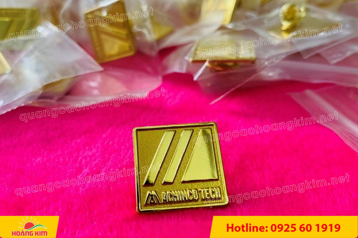 huy hieu logo duc cai ao nen vang si san ma vang 24k 104 - HUY HIỆU MẠ V&Agrave;NG 24K CAO CẤP &ndash; Đ&Uacute;C LOGO NỀN C&Aacute;T SẦN SANG TRỌNG