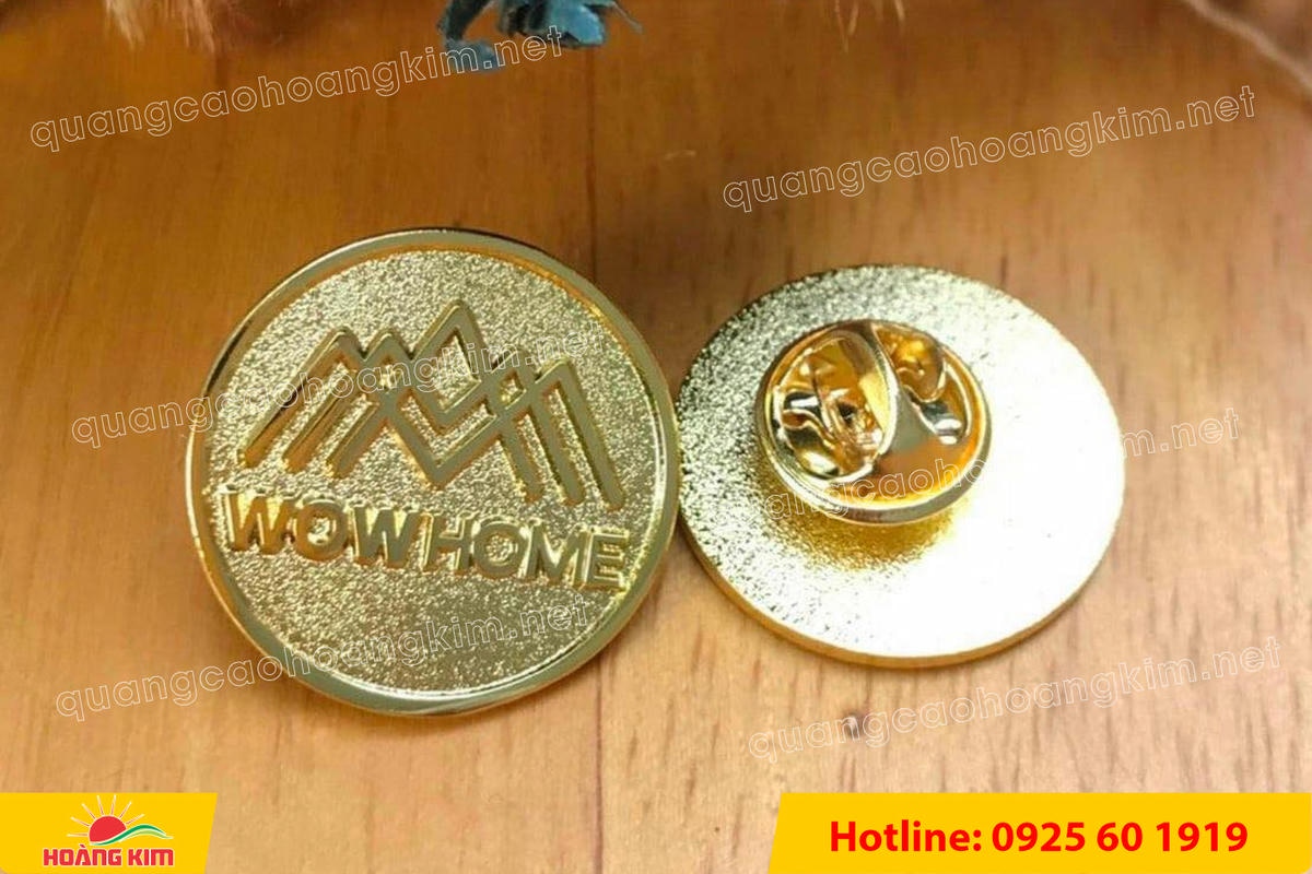 huy hieu logo duc cai ao nen vang si san ma vang 24k 108 1 - HUY HIỆU MẠ V&Agrave;NG 24K CAO CẤP &ndash; Đ&Uacute;C LOGO NỀN C&Aacute;T SẦN SANG TRỌNG