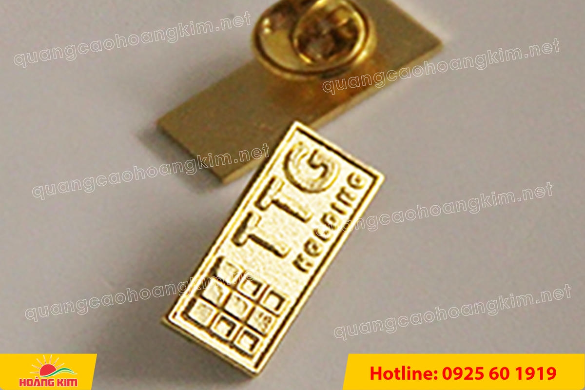 huy hieu logo duc cai ao nen vang si san ma vang 24k 112 1 - HUY HIỆU MẠ V&Agrave;NG 24K CAO CẤP &ndash; Đ&Uacute;C LOGO NỀN C&Aacute;T SẦN SANG TRỌNG