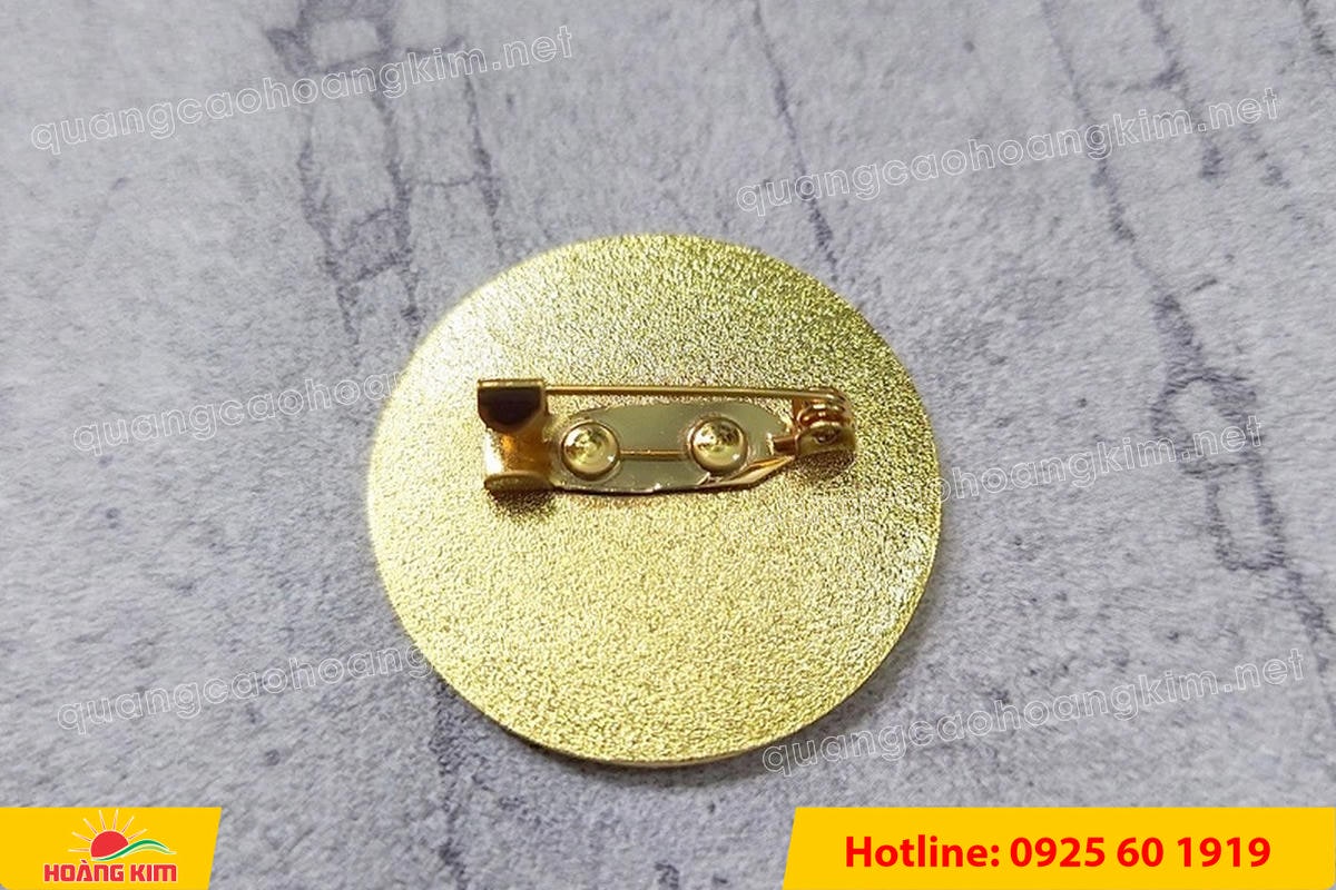 huy hieu logo duc cai ao nen vang si san ma vang 24k 117 - HUY HIỆU MẠ V&Agrave;NG 24K CAO CẤP &ndash; Đ&Uacute;C LOGO NỀN C&Aacute;T SẦN SANG TRỌNG