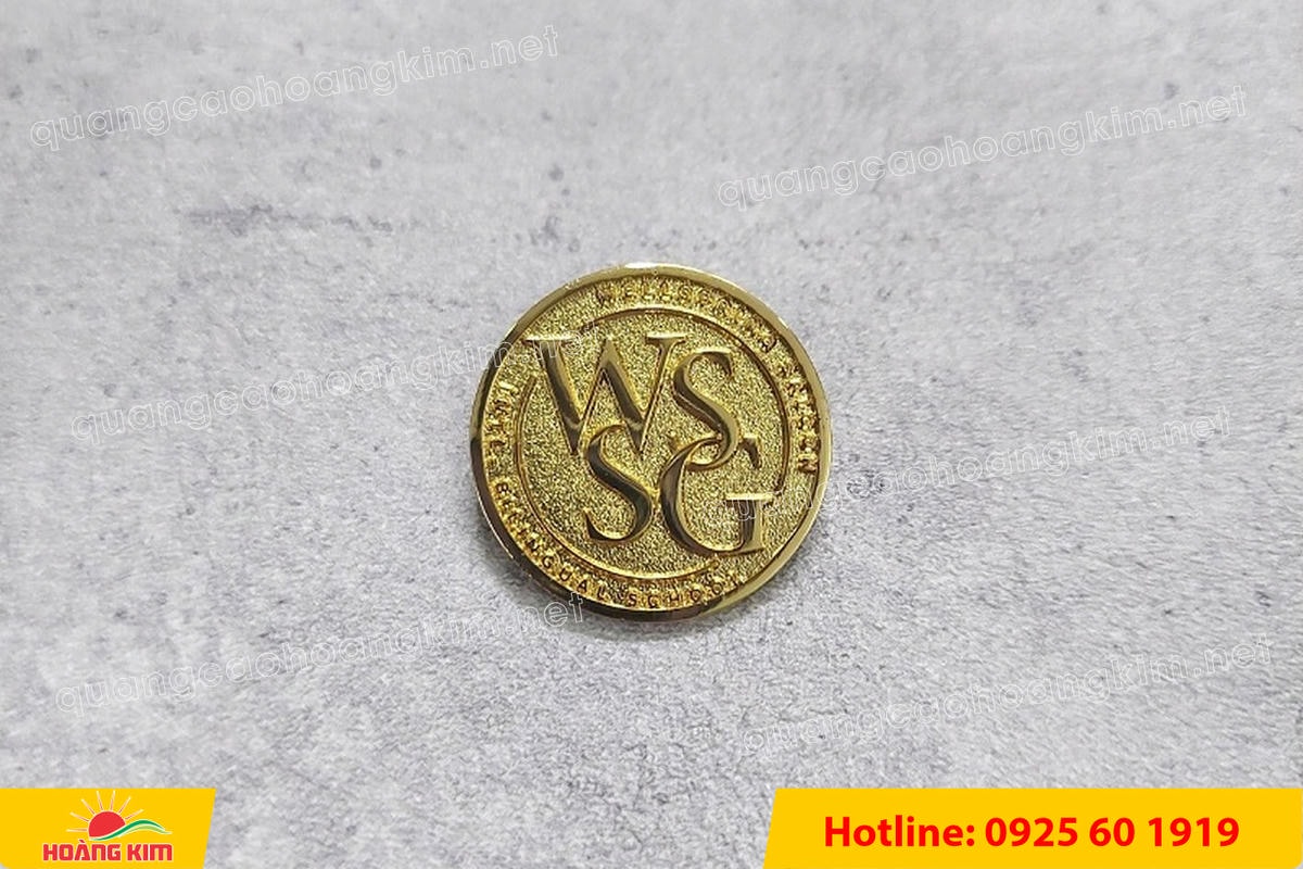 huy hieu logo duc cai ao nen vang si san ma vang 24k 122 - HUY HIỆU MẠ V&Agrave;NG 24K CAO CẤP &ndash; Đ&Uacute;C LOGO NỀN C&Aacute;T SẦN SANG TRỌNG