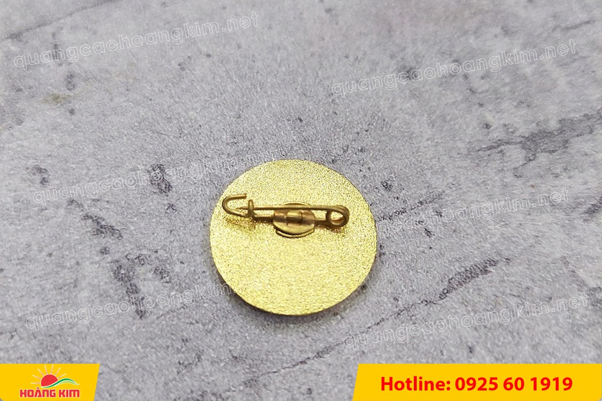 huy hieu logo duc cai ao nen vang si san ma vang 24k 125 - HUY HIỆU MẠ V&Agrave;NG 24K CAO CẤP &ndash; Đ&Uacute;C LOGO NỀN C&Aacute;T SẦN SANG TRỌNG