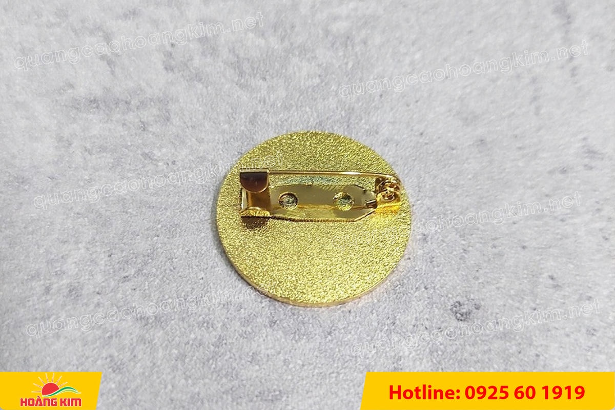 huy hieu logo duc cai ao nen vang si san ma vang 24k 126 - HUY HIỆU MẠ V&Agrave;NG 24K CAO CẤP &ndash; Đ&Uacute;C LOGO NỀN C&Aacute;T SẦN SANG TRỌNG