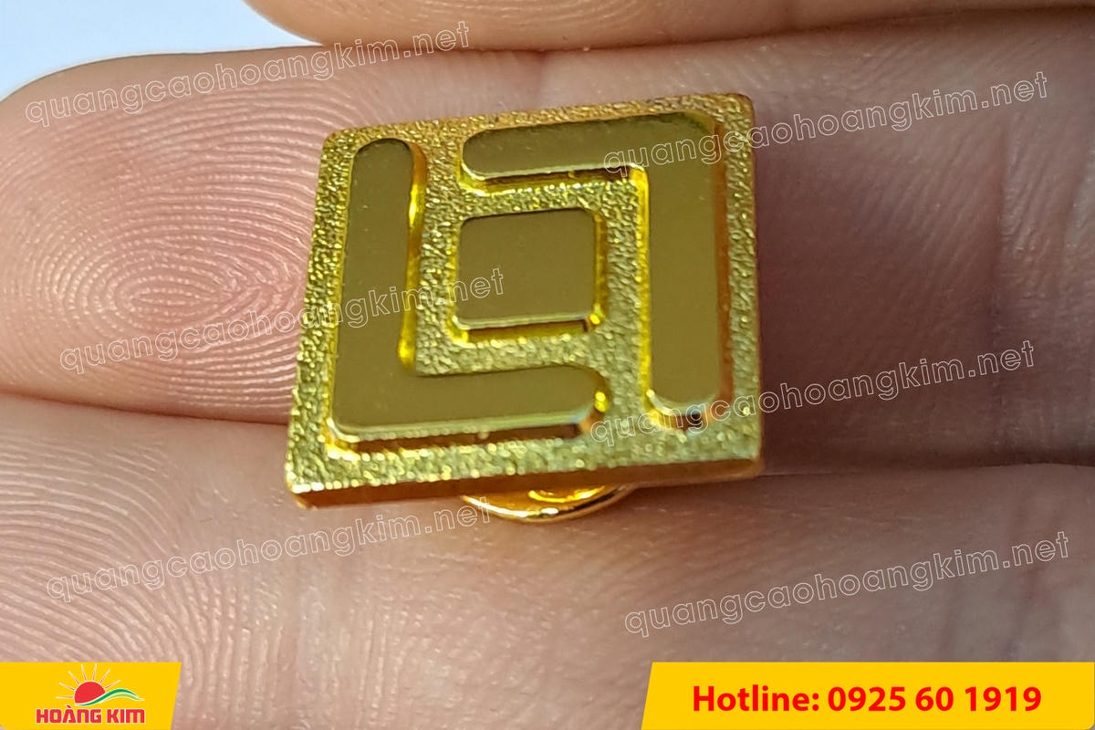 huy hieu logo duc cai ao nen vang si san ma vang 24k 152 - HUY HIỆU MẠ V&Agrave;NG 24K CAO CẤP &ndash; Đ&Uacute;C LOGO NỀN C&Aacute;T SẦN SANG TRỌNG