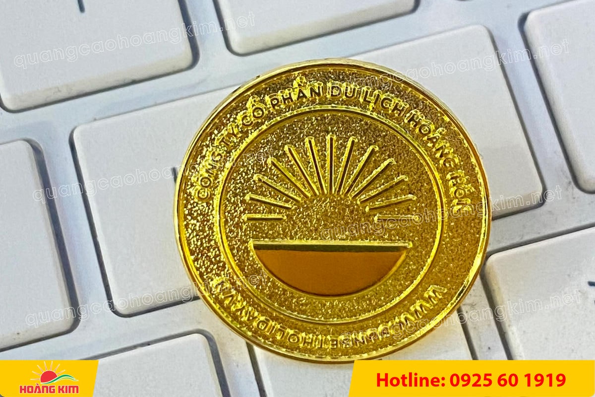 huy hieu logo duc cai ao nen vang si san ma vang 24k 154 - HUY HIỆU MẠ V&Agrave;NG 24K CAO CẤP &ndash; Đ&Uacute;C LOGO NỀN C&Aacute;T SẦN SANG TRỌNG