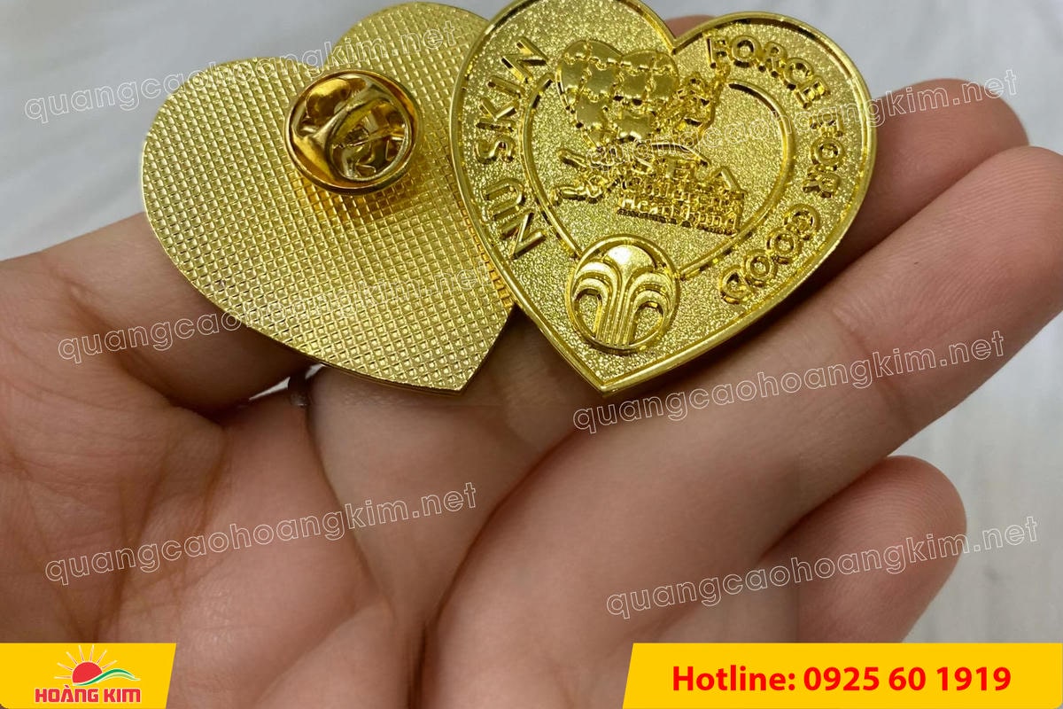 huy hieu logo duc cai ao nen vang si san ma vang 24k 158 - HUY HIỆU MẠ V&Agrave;NG 24K CAO CẤP &ndash; Đ&Uacute;C LOGO NỀN C&Aacute;T SẦN SANG TRỌNG