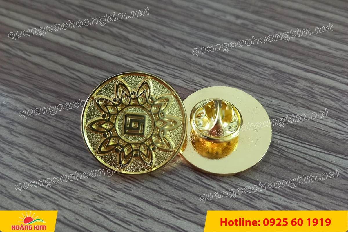 huy hieu logo duc cai ao nen vang si san ma vang 24k 159 - HUY HIỆU MẠ V&Agrave;NG 24K CAO CẤP &ndash; Đ&Uacute;C LOGO NỀN C&Aacute;T SẦN SANG TRỌNG