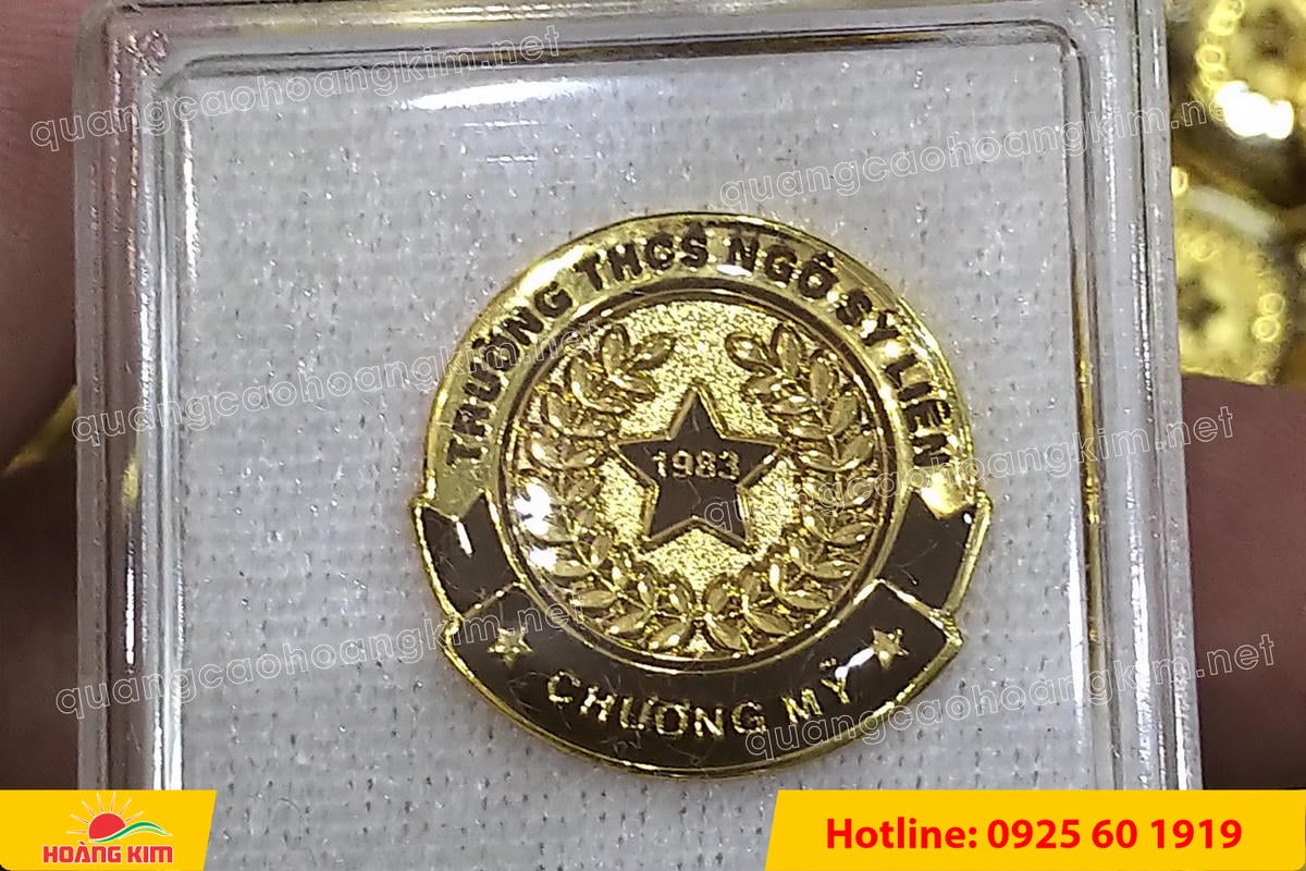 huy hieu logo duc cai ao nen vang si san ma vang 24k 21 - HUY HIỆU MẠ V&Agrave;NG 24K CAO CẤP &ndash; Đ&Uacute;C LOGO NỀN C&Aacute;T SẦN SANG TRỌNG