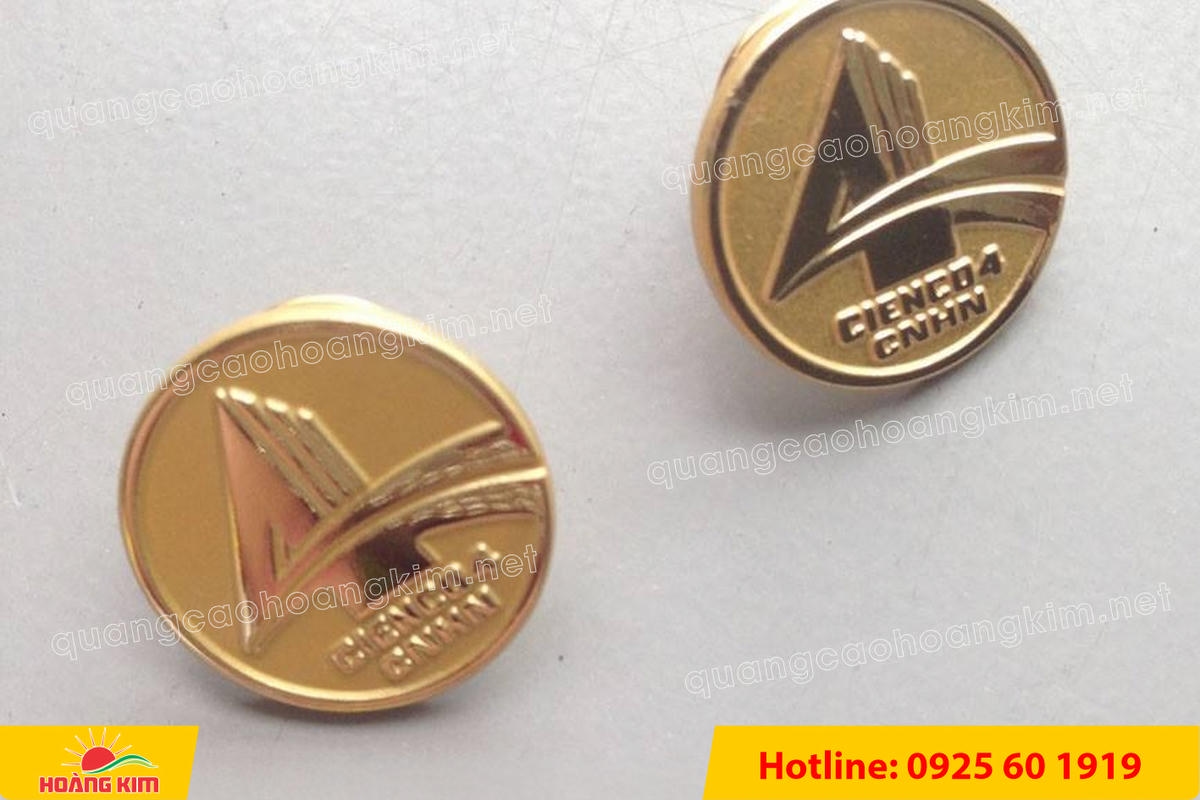 huy hieu logo duc cai ao nen vang si san ma vang 24k 4 - HUY HIỆU MẠ V&Agrave;NG 24K CAO CẤP &ndash; Đ&Uacute;C LOGO NỀN C&Aacute;T SẦN SANG TRỌNG