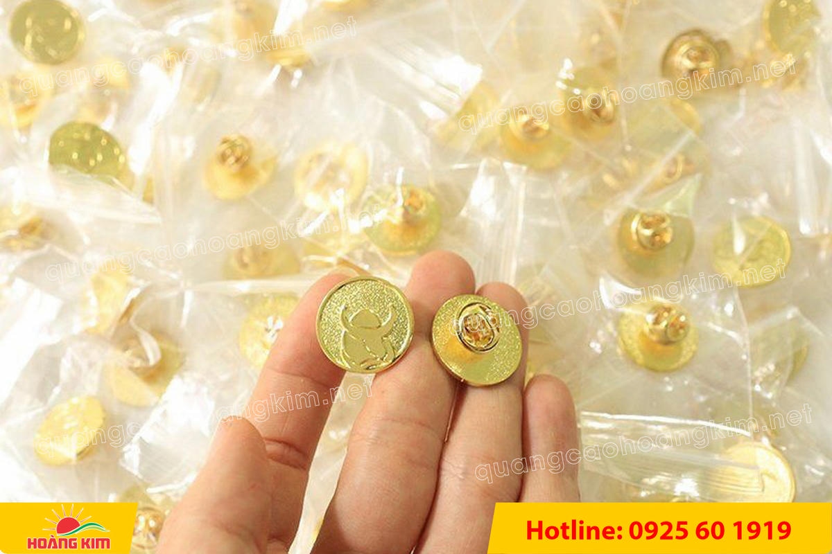 huy hieu logo duc cai ao nen vang si san ma vang 24k 41 - HUY HIỆU MẠ V&Agrave;NG 24K CAO CẤP &ndash; Đ&Uacute;C LOGO NỀN C&Aacute;T SẦN SANG TRỌNG