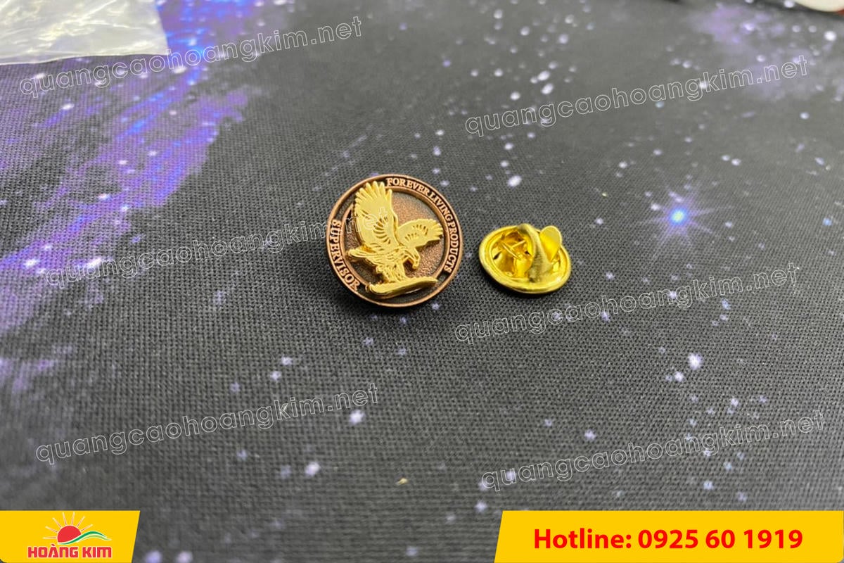 huy hieu logo duc cai ao nen vang si san ma vang 24k 45 - HUY HIỆU MẠ V&Agrave;NG 24K CAO CẤP &ndash; Đ&Uacute;C LOGO NỀN C&Aacute;T SẦN SANG TRỌNG