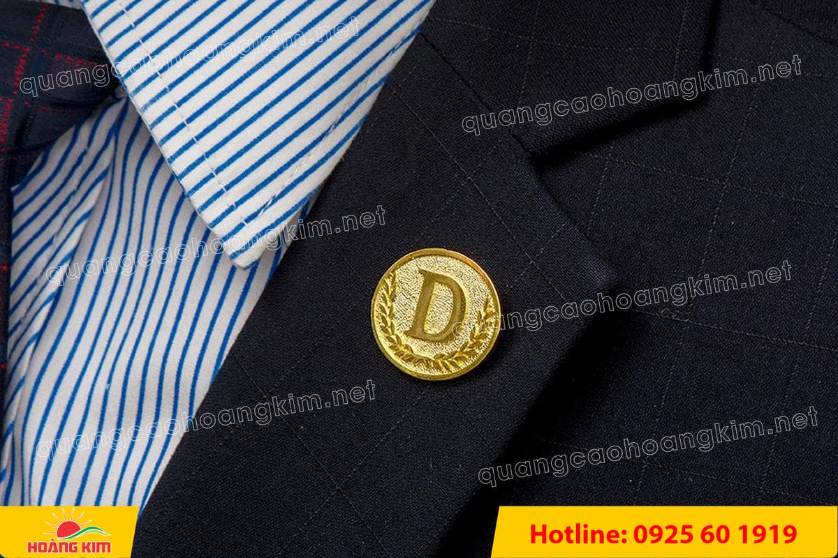 huy hieu logo duc cai ao nen vang si san ma vang 24k 50 - HUY HIỆU MẠ V&Agrave;NG 24K CAO CẤP &ndash; Đ&Uacute;C LOGO NỀN C&Aacute;T SẦN SANG TRỌNG