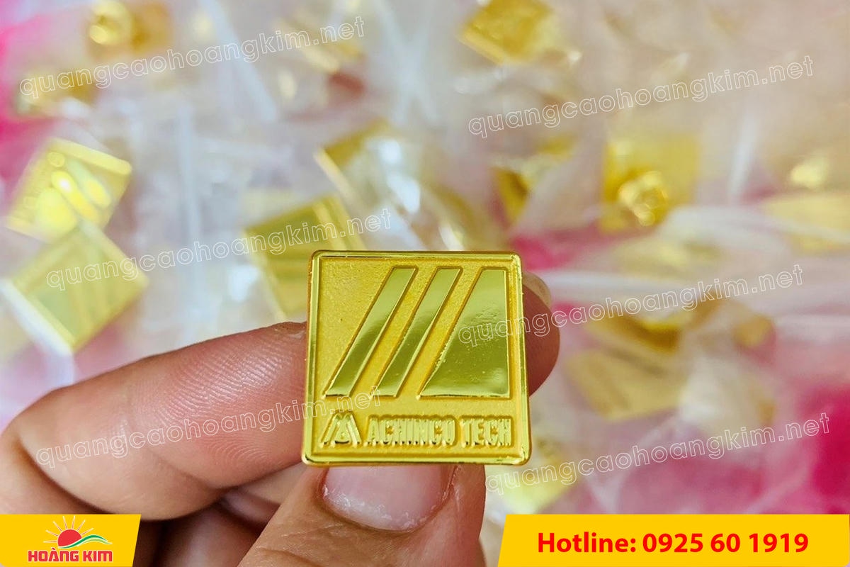 huy hieu logo duc cai ao nen vang si san ma vang 24k 52 - HUY HIỆU MẠ V&Agrave;NG 24K CAO CẤP &ndash; Đ&Uacute;C LOGO NỀN C&Aacute;T SẦN SANG TRỌNG