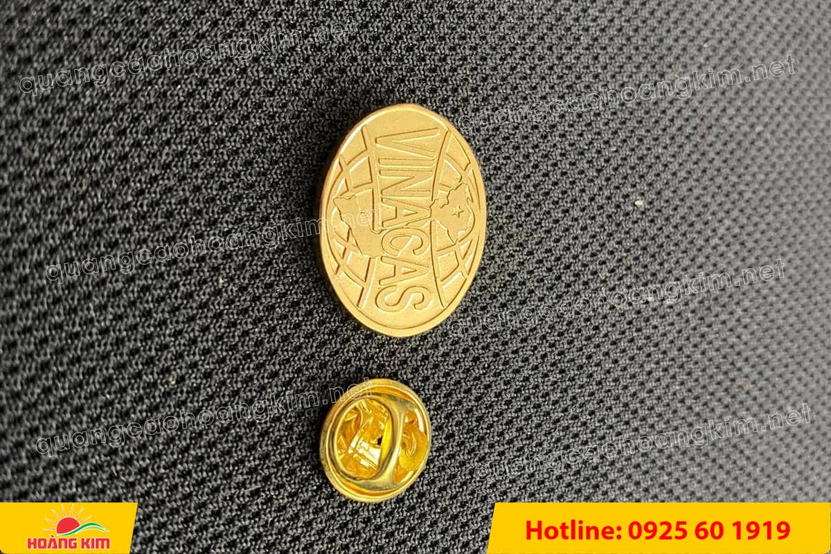 huy hieu logo duc cai ao nen vang si san ma vang 24k 58 - HUY HIỆU MẠ V&Agrave;NG 24K CAO CẤP &ndash; Đ&Uacute;C LOGO NỀN C&Aacute;T SẦN SANG TRỌNG