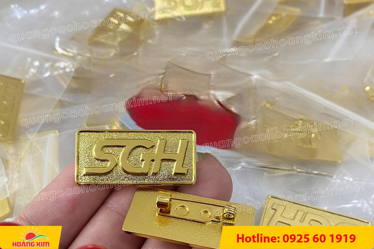 huy hieu logo duc cai ao nen vang si san ma vang 24k 59 - HUY HIỆU MẠ V&Agrave;NG 24K CAO CẤP &ndash; Đ&Uacute;C LOGO NỀN C&Aacute;T SẦN SANG TRỌNG