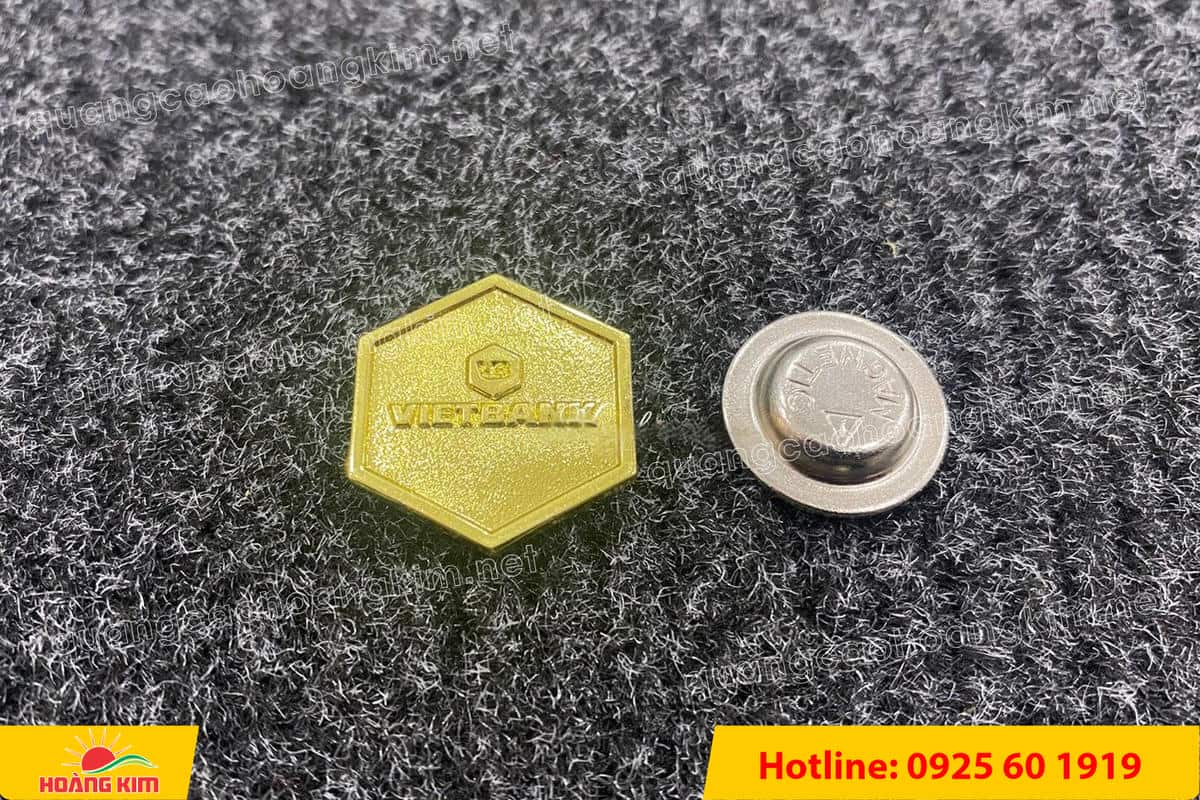 huy hieu logo duc cai ao nen vang si san ma vang 24k 62 - HUY HIỆU MẠ V&Agrave;NG 24K CAO CẤP &ndash; Đ&Uacute;C LOGO NỀN C&Aacute;T SẦN SANG TRỌNG