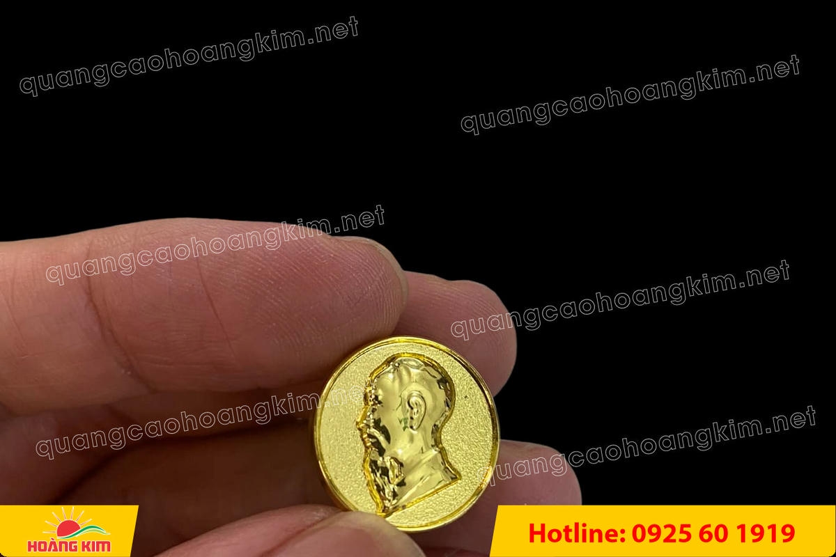 huy hieu logo duc cai ao nen vang si san ma vang 24k 67 - HUY HIỆU MẠ V&Agrave;NG 24K CAO CẤP &ndash; Đ&Uacute;C LOGO NỀN C&Aacute;T SẦN SANG TRỌNG