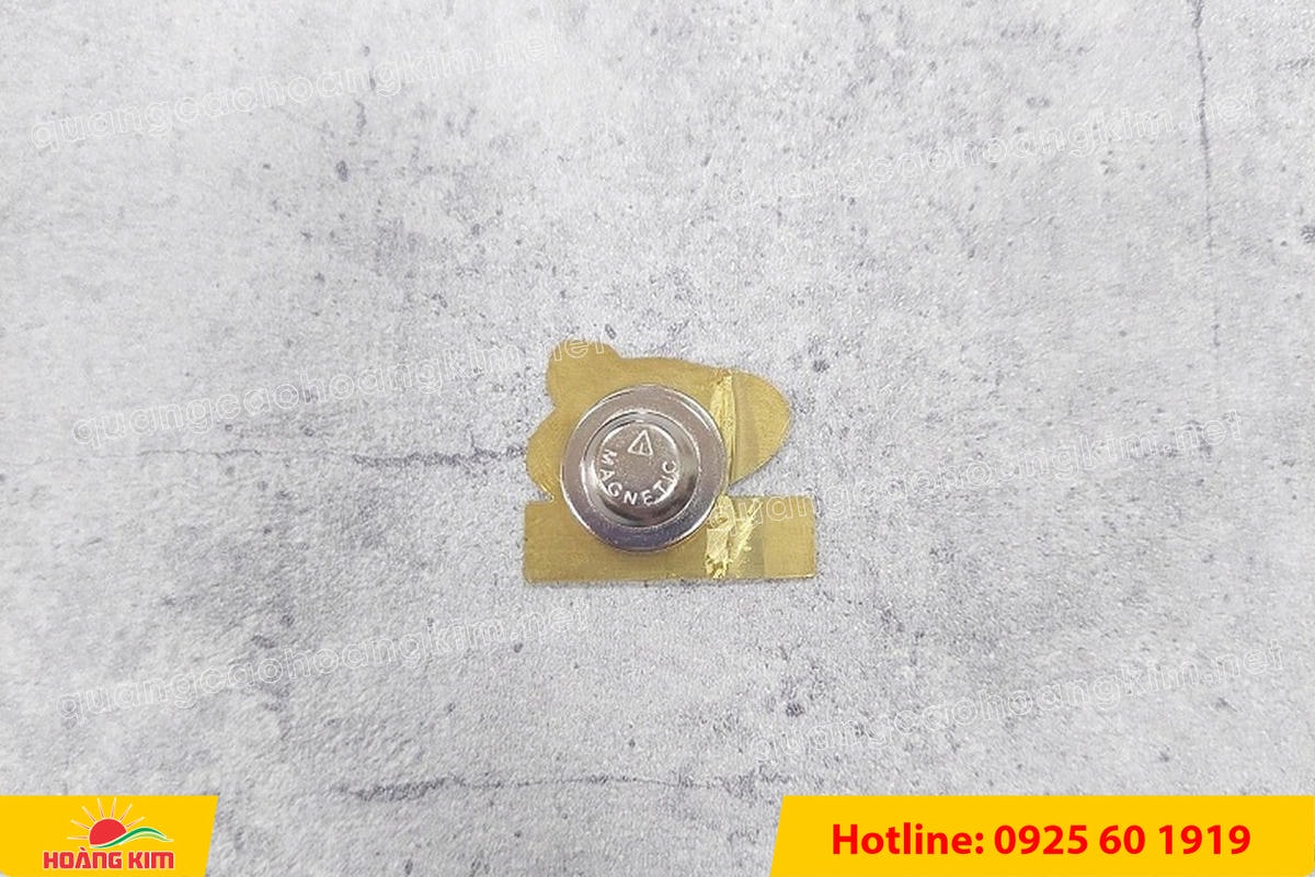 HUY HIỆU ĐỒNG CÀI ÁO CẮT BẾ THEO LOGO KHÔNG MẠ – GIÁ XƯỞNG, LÀM NHANH huy hieu dong cai ao cat be theo logo khong ma 101 - HUY HIỆU ĐỒNG CÀI ÁO CẮT BẾ THEO LOGO KHÔNG MẠ – GIÁ XƯỞNG, LÀM NHANH