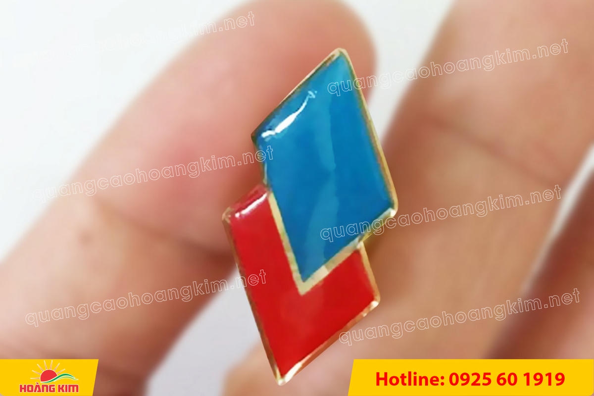 HUY HIỆU ĐỒNG CÀI ÁO CẮT BẾ THEO LOGO KHÔNG MẠ – GIÁ XƯỞNG, LÀM NHANH huy hieu dong cai ao cat be theo logo khong ma 111 - HUY HIỆU ĐỒNG CÀI ÁO CẮT BẾ THEO LOGO KHÔNG MẠ – GIÁ XƯỞNG, LÀM NHANH