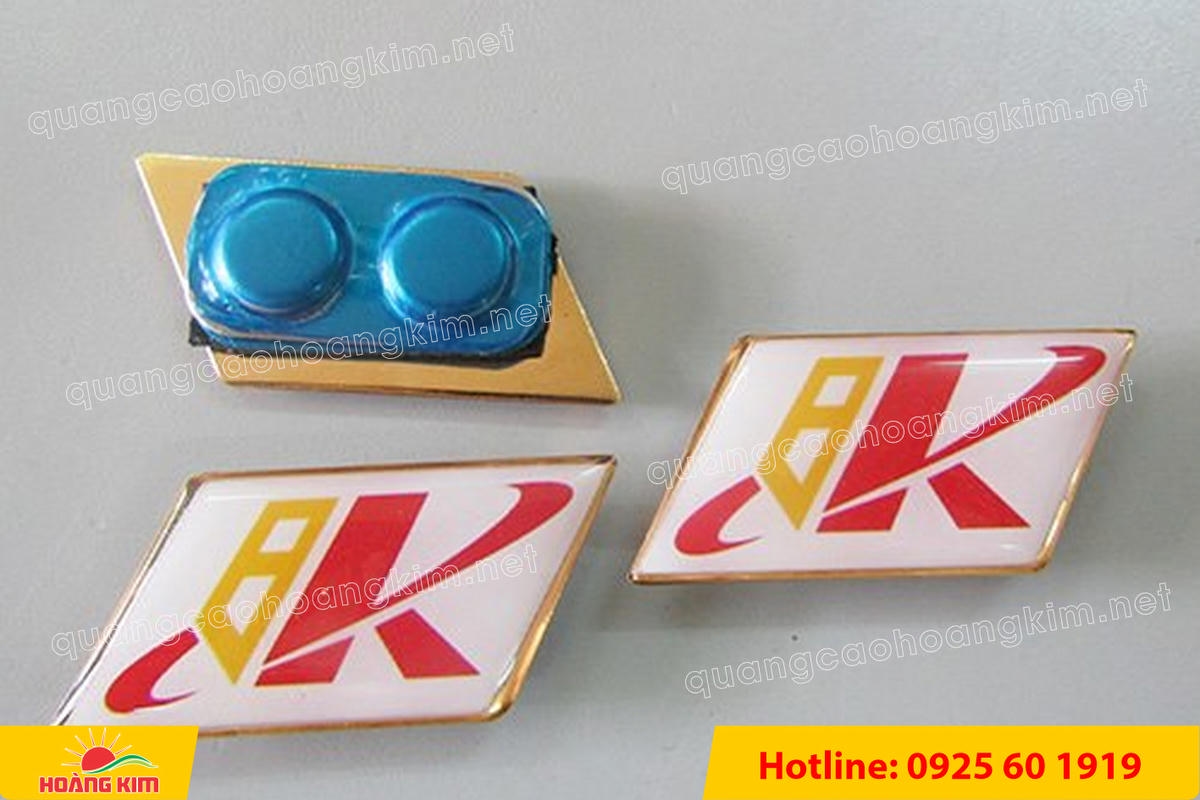 HUY HIỆU ĐỒNG CÀI ÁO CẮT BẾ THEO LOGO KHÔNG MẠ – GIÁ XƯỞNG, LÀM NHANH huy hieu dong cai ao cat be theo logo khong ma 35 - HUY HIỆU ĐỒNG CÀI ÁO CẮT BẾ THEO LOGO KHÔNG MẠ – GIÁ XƯỞNG, LÀM NHANH