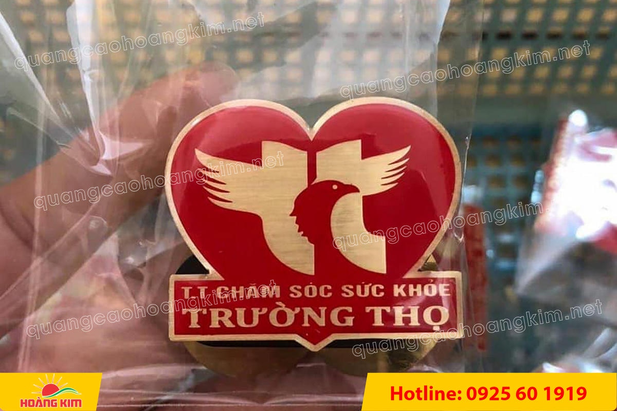 HUY HIỆU ĐỒNG CÀI ÁO CẮT BẾ THEO LOGO KHÔNG MẠ – GIÁ XƯỞNG, LÀM NHANH huy hieu dong cai ao cat be theo logo khong ma 37 - HUY HIỆU ĐỒNG CÀI ÁO CẮT BẾ THEO LOGO KHÔNG MẠ – GIÁ XƯỞNG, LÀM NHANH