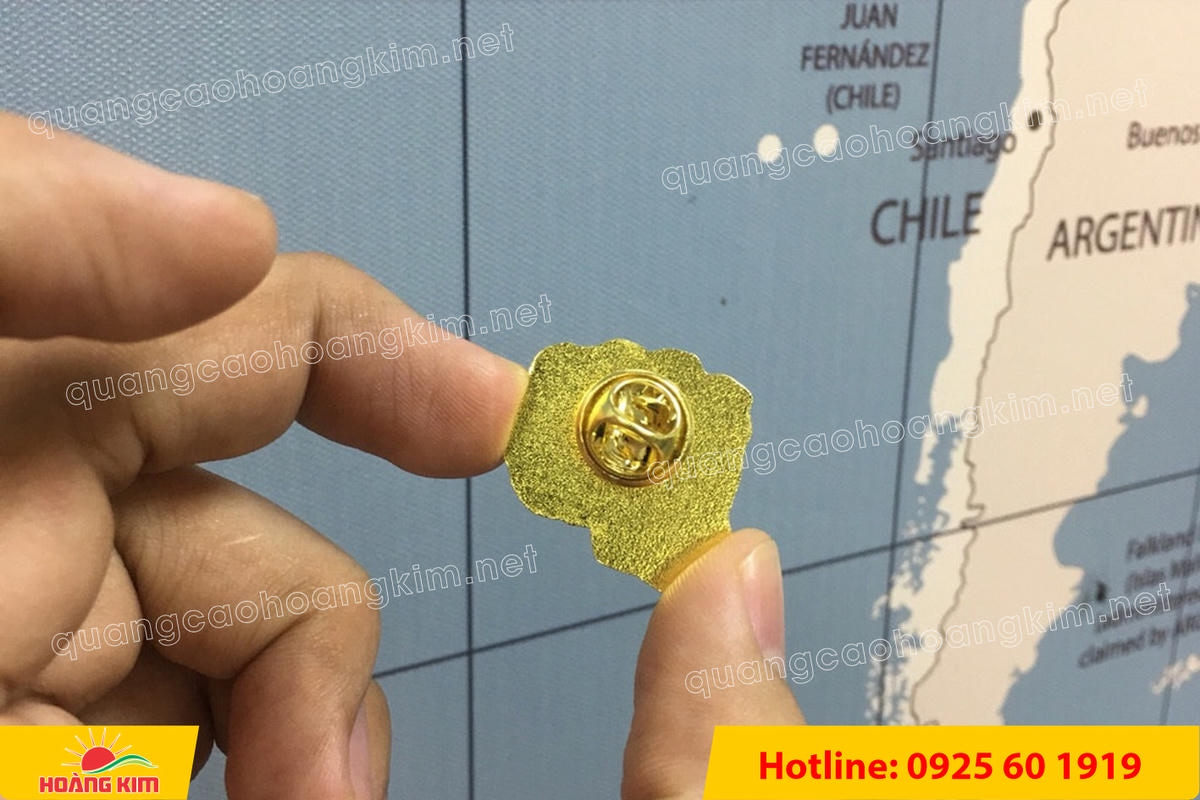 HUY HIỆU ĐỒNG CÀI ÁO CẮT BẾ THEO LOGO KHÔNG MẠ – GIÁ XƯỞNG, LÀM NHANH huy hieu dong cai ao cat be theo logo khong ma 5 - HUY HIỆU ĐỒNG CÀI ÁO CẮT BẾ THEO LOGO KHÔNG MẠ – GIÁ XƯỞNG, LÀM NHANH