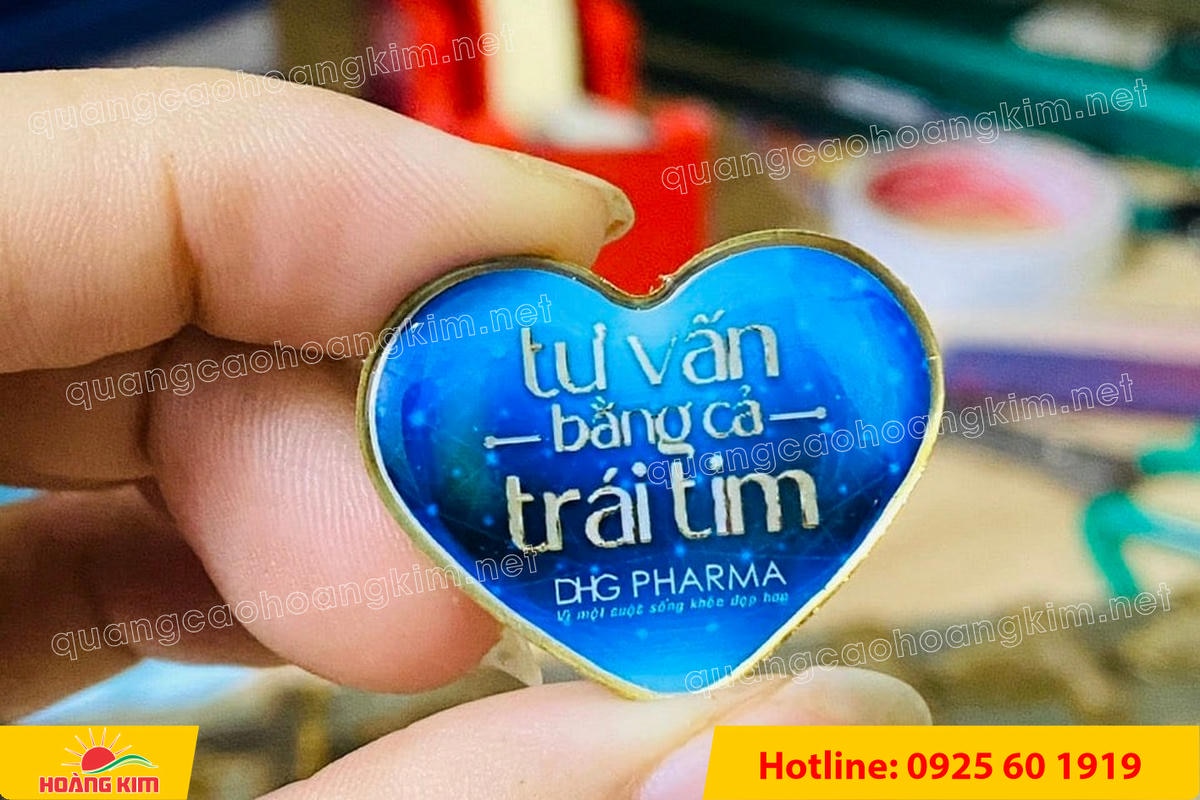 HUY HIỆU ĐỒNG CÀI ÁO CẮT BẾ THEO LOGO KHÔNG MẠ – GIÁ XƯỞNG, LÀM NHANH huy hieu dong cai ao cat be theo logo khong ma 70 - HUY HIỆU ĐỒNG CÀI ÁO CẮT BẾ THEO LOGO KHÔNG MẠ – GIÁ XƯỞNG, LÀM NHANH