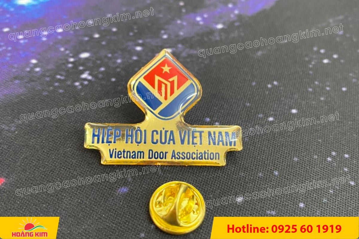 HUY HIỆU ĐỒNG CÀI ÁO CẮT BẾ THEO LOGO KHÔNG MẠ – GIÁ XƯỞNG, LÀM NHANH huy hieu dong cai ao cat be theo logo khong ma 76 - HUY HIỆU ĐỒNG CÀI ÁO CẮT BẾ THEO LOGO KHÔNG MẠ – GIÁ XƯỞNG, LÀM NHANH
